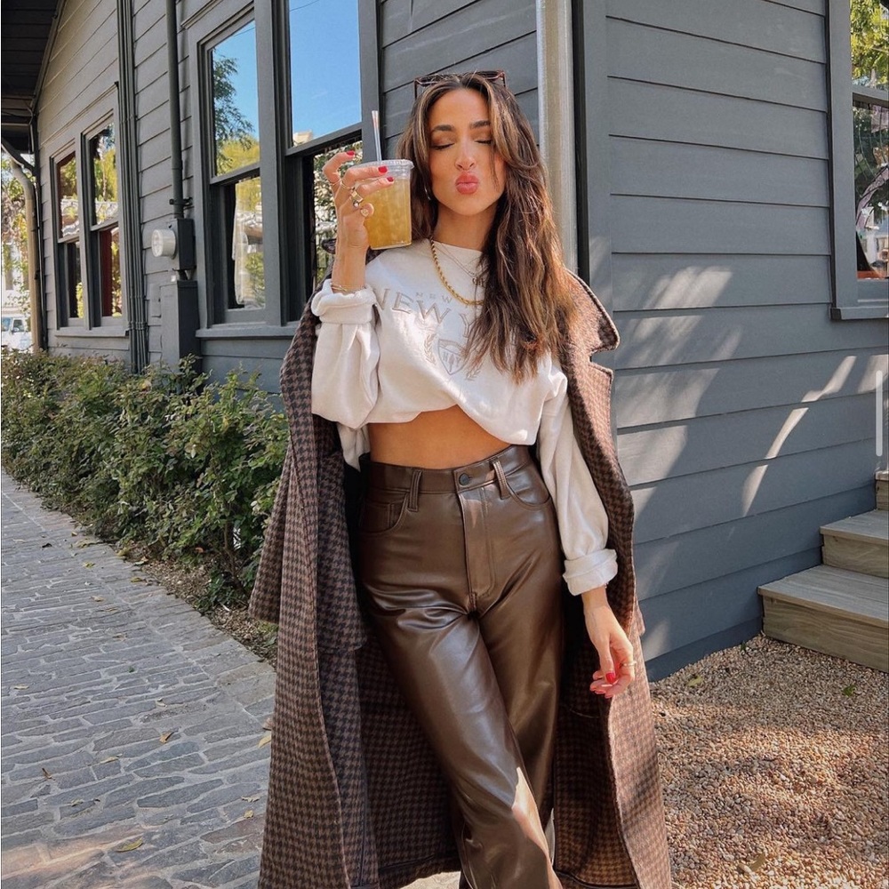 Abercrombie: Curve Love Vegan Leather 90s Straight Pant